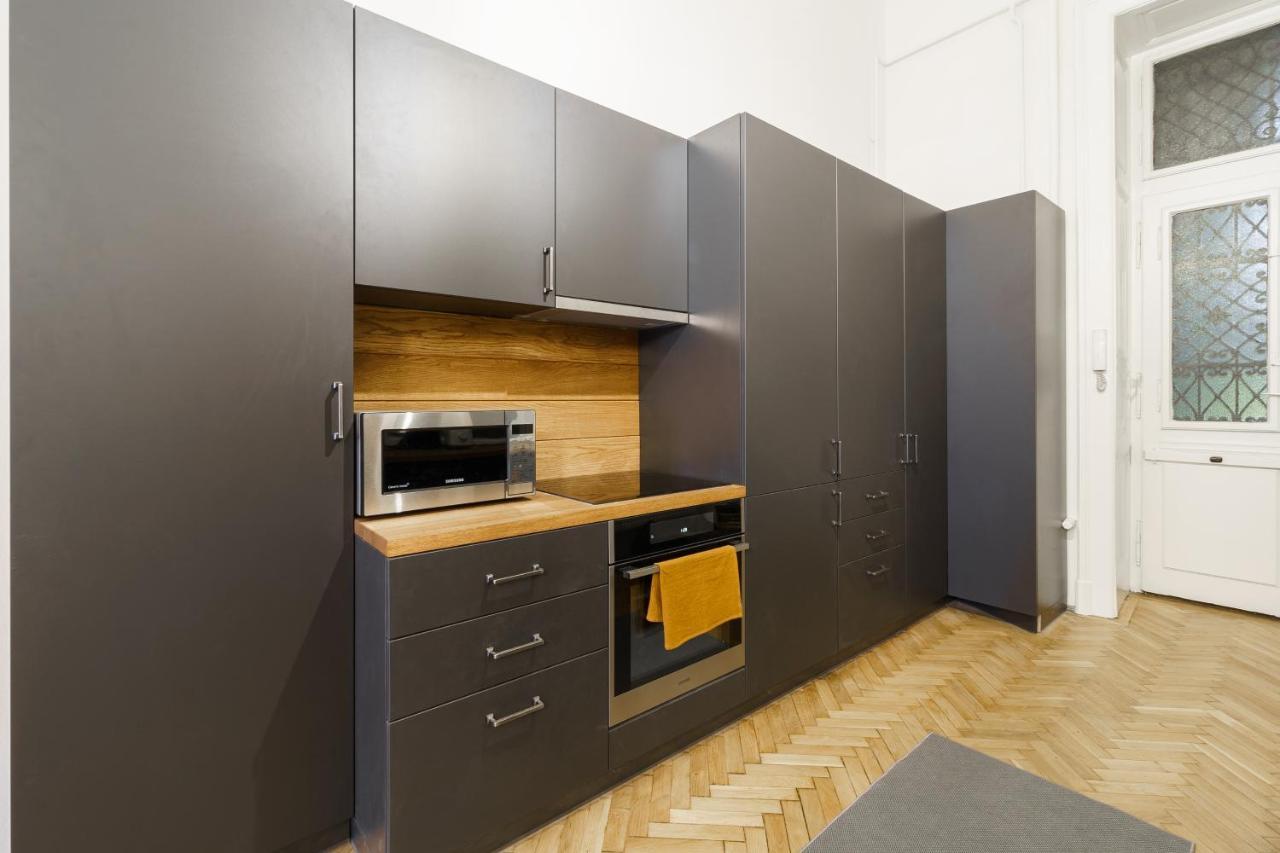 Central Loft-Style Flat Next To Danube Budapest Exterior photo
